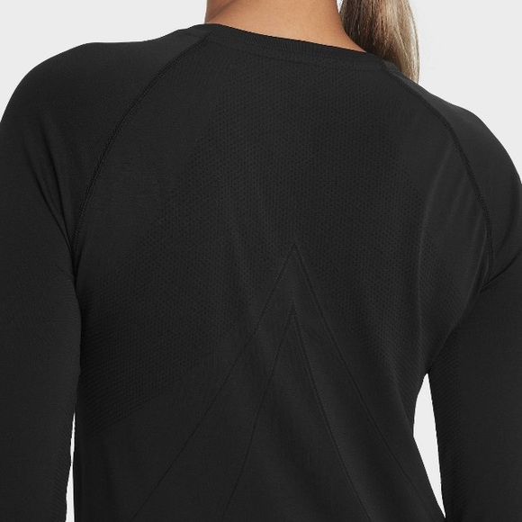 All In Motion Work-out Top - Picture 3 of 7